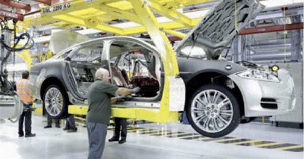 Jaguar Land Rover pays tribute to customers through free vehicle inspection