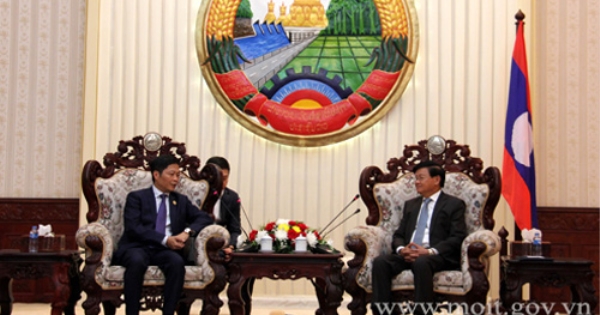Laos Inventions Laos welcomes Vietnam’s projects on goods production, wood processing