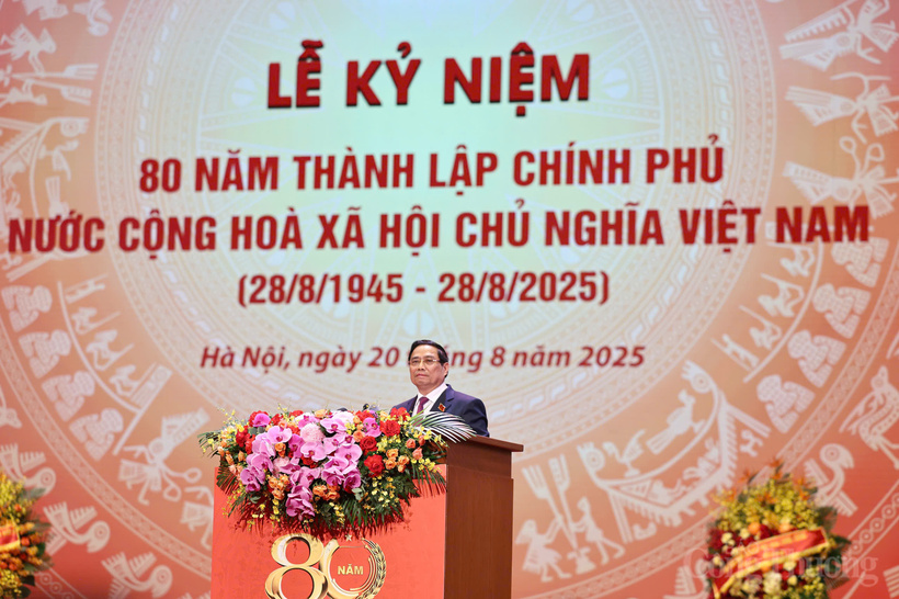 Comrade Pham Minh Chinh delivers a speech commemorating the 80th anniversary of the establishment of the Vietnamese Government.