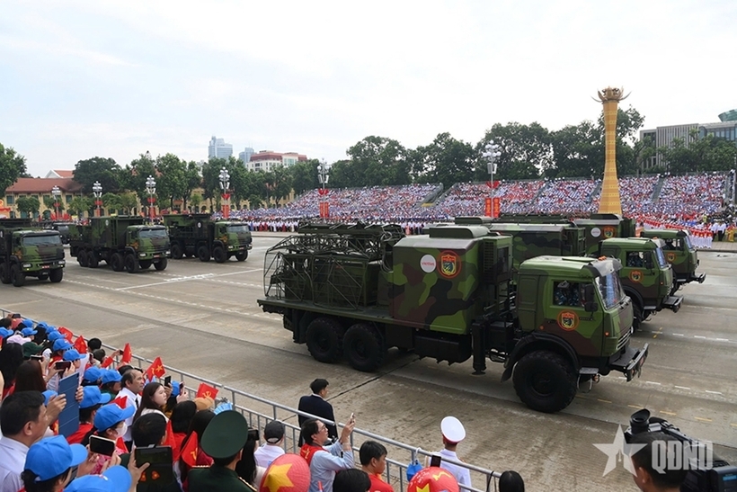 The radar system is researched and manufactured by Viettel. Picture: People's Army Newspaper