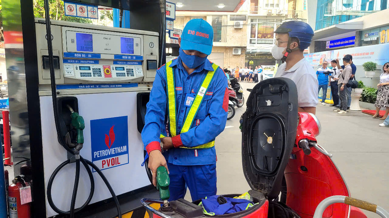 After a month of pilot sales (from August 1 to August 31), the amount of E10 gasoline (gasoline mixed with 10% ethanol) consumed at many locations far exceeded initial estimates.