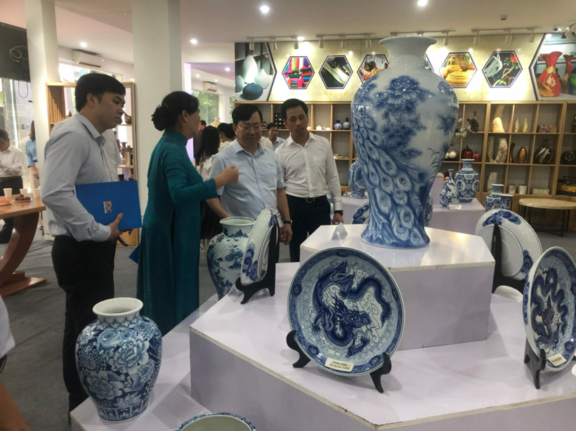 Hanoi shifts focus to green rural industry, prioritizing eco-friendly tech, high-value products, and sustainable development in its new industrial strategy.