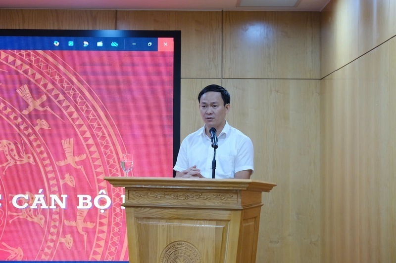 Mr. Tran Van Long, Deputy Director of Legal Department - Government Inspectorate.