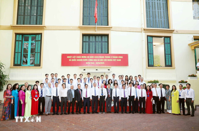 General Secretary To Lam, Prime Minister Pham Minh Chinh and delegates. Photo: VNA