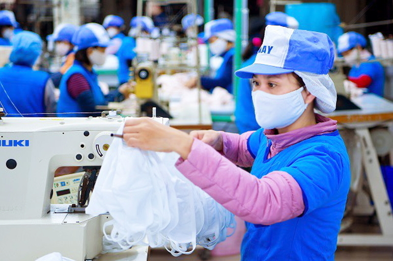 In the first 7 months of 2025, textile and garment exports to Canada reached over USD 705 million. Photo: Giang Nam