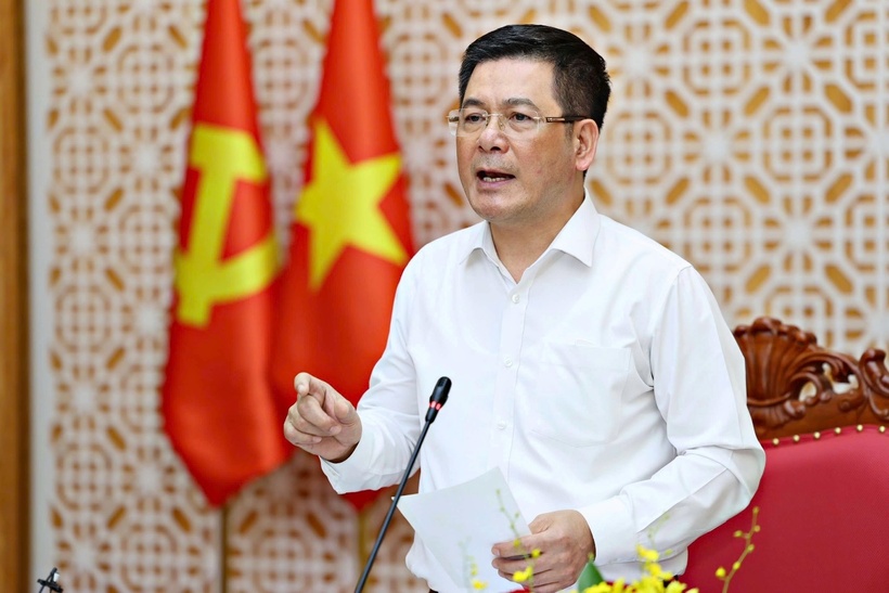 Minister of Industry and Trade Nguyen Hong Dien delivered a speech at the conference.