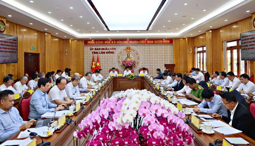 A delegation from the Ministry of Industry and Trade worked with the Standing Committee of the Lam Dong Provincial Party Committee and the Provincial People’s Committee.