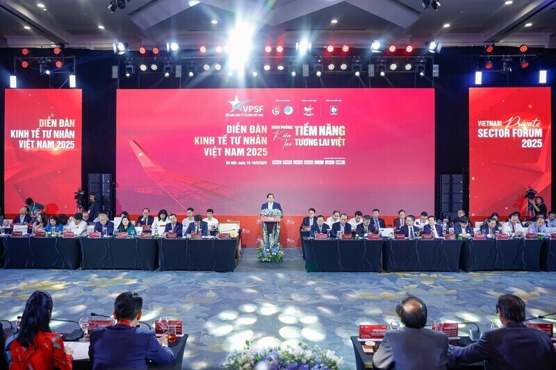 The Prime Minister affirmed that the Party and State will always accompany businesses.