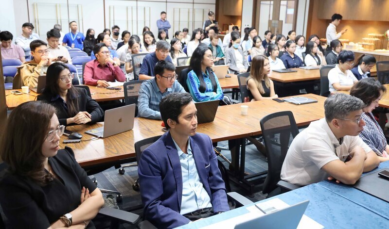 Delegates attending the event. Photo: Minh Khue.