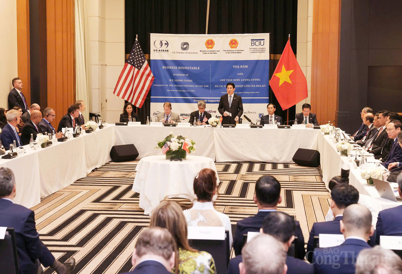 President Luong Cuong Chairs the U.S. business roundtable