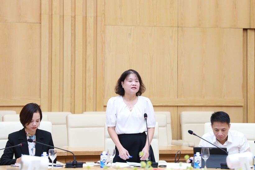 Dang Hong Anh, Head of the Department of Agro-Product and Beverage Processing Technology at the Institute of Food Industry, presented the new points of the regulation.