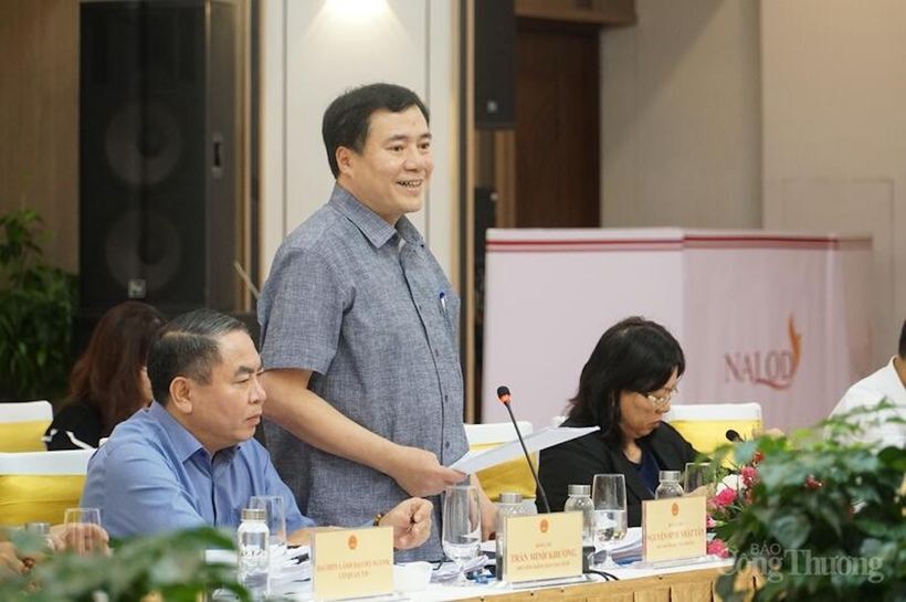 Deputy Minister of Industry and Trade Nguyen Sinh Nhat Tan