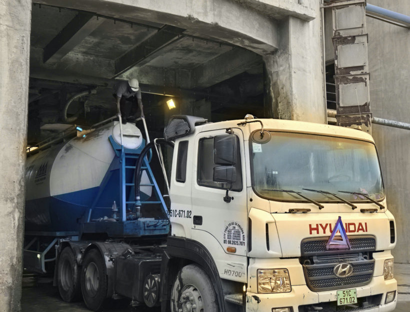 Bottom ash consumption at Duyen Hai Thermal Power Company