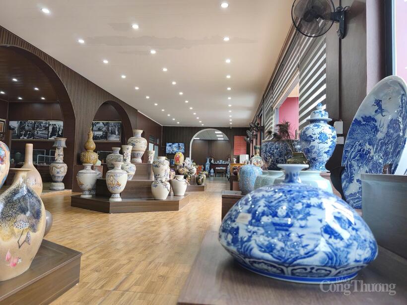Exports of Vietnamese handicrafts have been growing by about 10% annually.