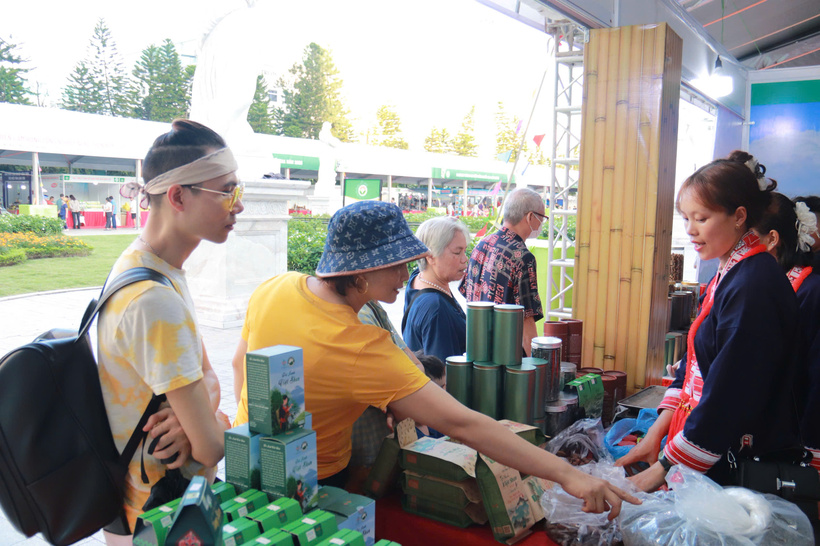 Rural industrial products attract the attention of Hà Nội consumers.