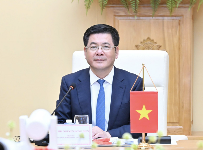Minister Nguyen Hong Dien proposed that Singapore consider supporting the development of a Halal industrial park in Vietnam.
