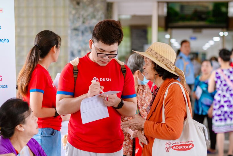 Representatives from DKSH Vietnam, Thong Nhat Hospital, and the HCMC Osteoporosis Society join hands to promote women’s bone health during the “Strong Bones, Bright Future” program.