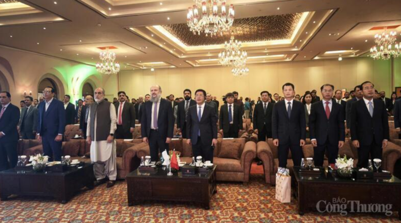 The Vietnam - Pakistan Business Forum attracts the participation of five Pakistani ministers.