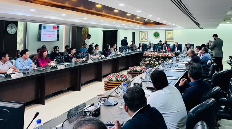 Within the framework of the forum, the two sides discusses the potential for bilateral trade cooperation, share information on trade policies and investment opportunities.