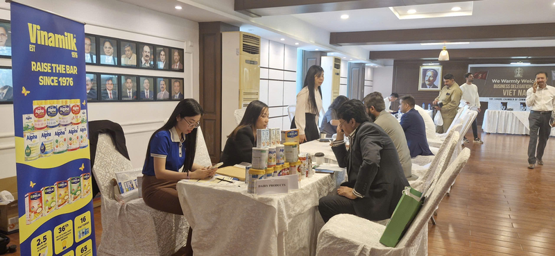 The parties agree to continue maintaining information exchange channels, organizing more direct and online trade programs, exhibitions and bilateral investment connections in the coming time.