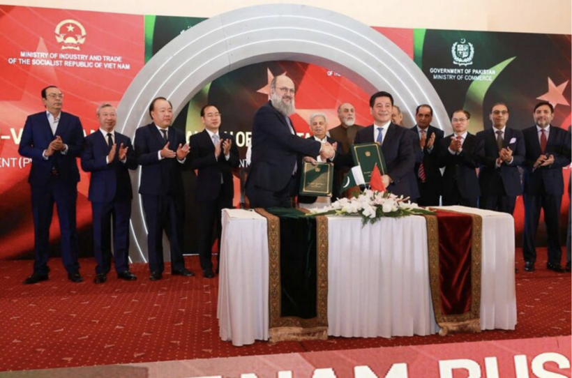 On October 14, Minister Nguyen Hong Dien and Pakistan’s Minister of Commerce Jam Kamal Khan officially signed a Joint Declaration to launch negotiations for the Vietnam-Pakistan Preferential Trade Agreement (PTA).
