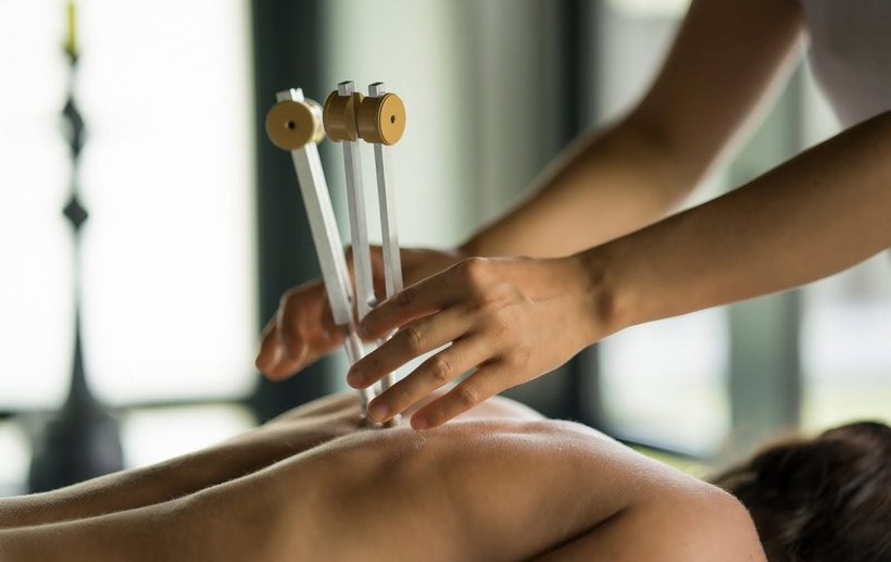 Guests experience sound healing and restorative rituals that harmonize body, mind and earth.