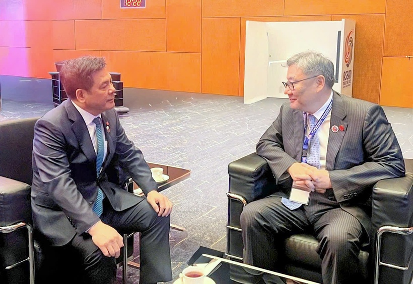 During the working session, Minister Nguyen Hong Dien announces that Vietnam is preparing to complete domestic procedures to sign the Protocol to upgrade the ASEAN - China Free Trade Agreement (ACFTA 3.0).