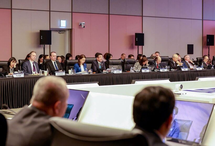 At the same time, the 36th APEC Foreign and Economic Ministers' Meeting (AMM 36) is also attended by Foreign Ministers, Economic and Trade Ministers and Heads of Delegations of 21 APEC member economies.