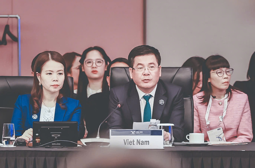 Speaking at the event, Minister Nguyen Hong Dien shares with APEC members some key contents in regional cooperation to ensure free, open, sustainable and inclusive trade and investment in the Asia-Pacific region.