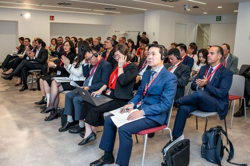 Delegates attending the Vietnam - Spain business forum.