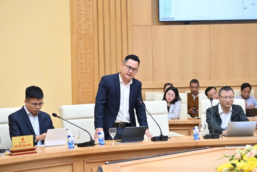 Minister Nguyen Hong Dien chairs review meeting on MoIT’s digital government - 3