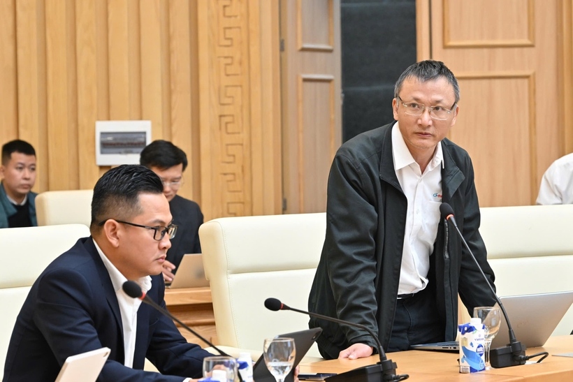 Minister Nguyen Hong Dien chairs review meeting on MoIT’s digital government - 4