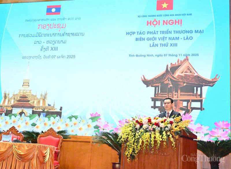 Lao Minister of Industry and Commerce Malaythong Kommasith highlights the importance of border trade as a foundation for bilateral economic growth.