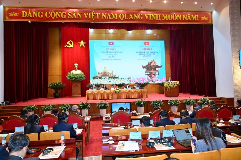 An overview of the 13th Vietnam-Laos Border Trade Cooperation Conference in Quang Ninh Province.