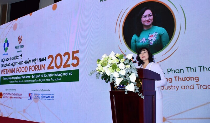 Deputy Minister of Industry and Trade Phan Thi Thang speaks at the event. Photo: Minh Khue