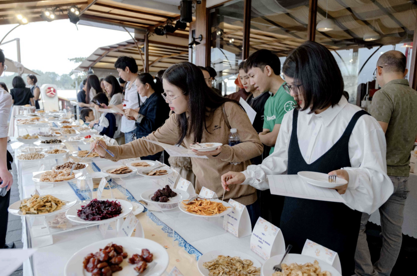 More than 100 Tet delicacies from Hue and provinces across Vietnam were showcased at the event.