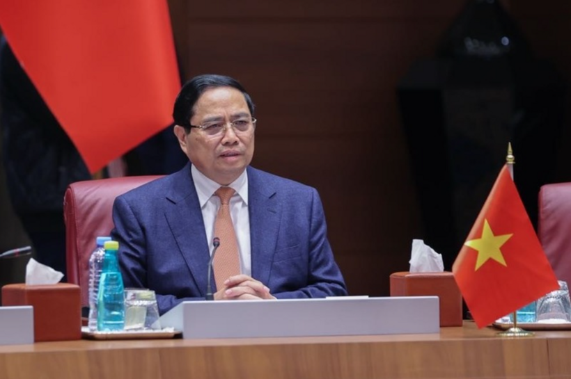 Prime Minister Pham Minh Chinh holds talks with Algerian Prime Minister Sifi Ghrieb. Photo: VGP