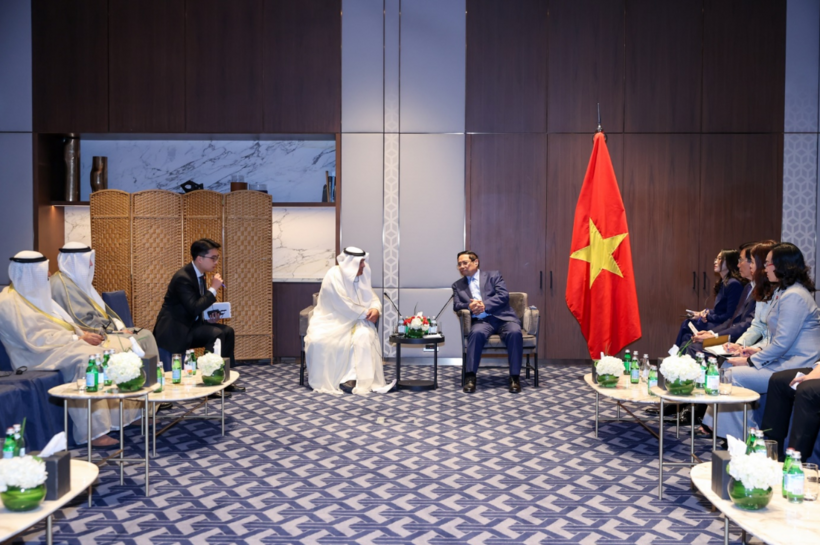 Deputy Minister Phan Thi Thang accompanies Prime Minister Pham Minh Chinh to meet Kuwait’s Oil Minister.