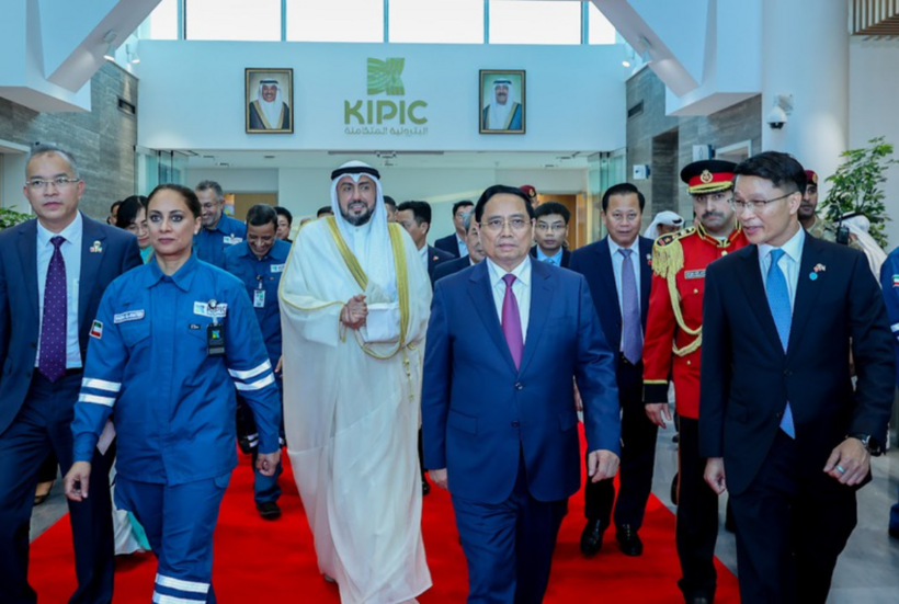 Prime Minister Pham Minh Chinh visits the Al-Zour Refinery Complex.