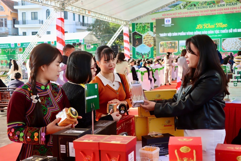 Ministries and agencies have organized many events to promote the consumption of ethnic-minority products.