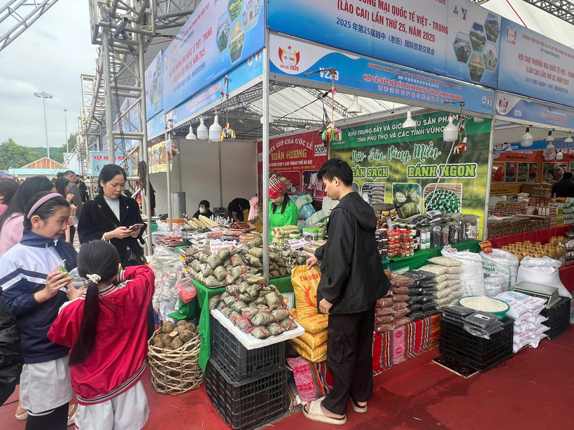 The fair also showcases products deeply rooted in the cultural identity of ethnic-minority communities.