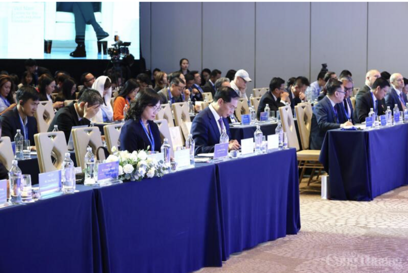 Delegates at the talks.