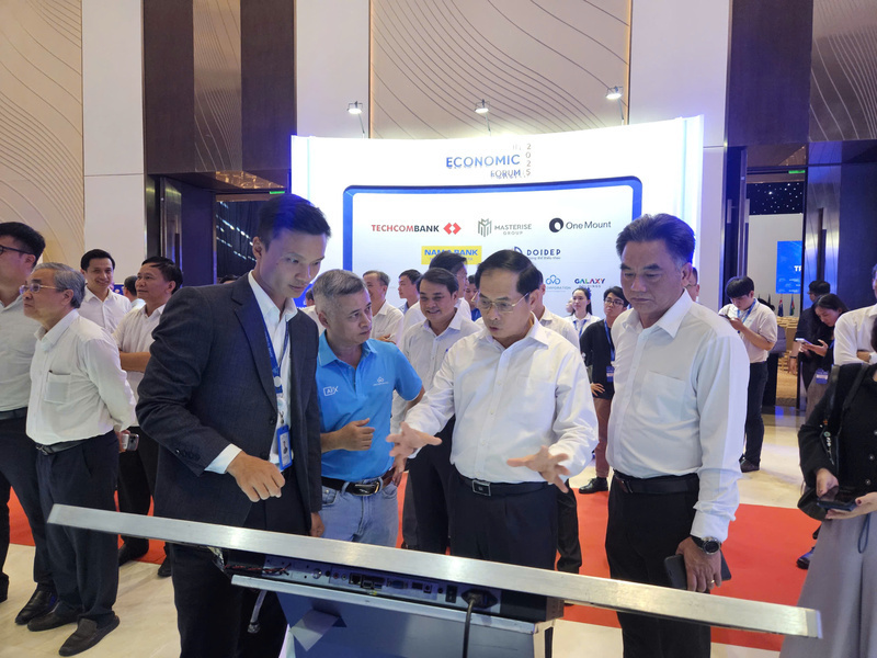 Deputy Prime Minister Bui Thanh Son assesses that all components, from logistics and technical security to the technology exhibition area, are completed on schedule. Photo: Minh Khue.