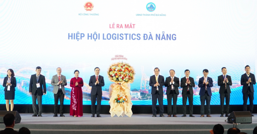 Within the framework of the forum, the Da Nang Logistics Association is officially launched and commences its operations.