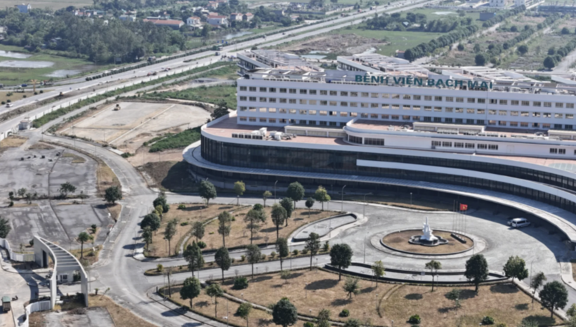 The construction site of Bach Mai Hospital - Facility 2 in Ninh Binh, one of 232 projects scheduled for inauguration on December 19. Photo: Trong Phu