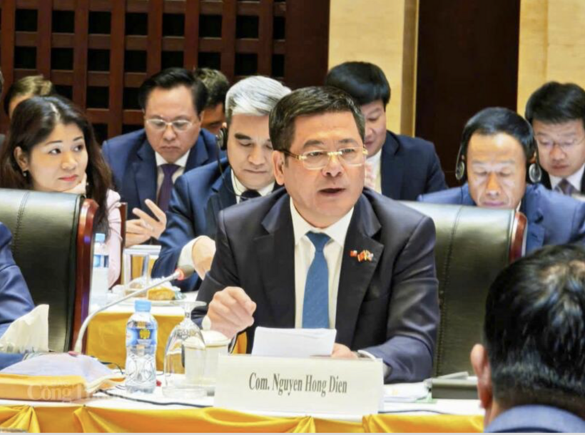 Vietnam’s Minister of Industry and Trade Nguyen Hong Dien delivers remarks at the event. Photo: Nguyen Minh