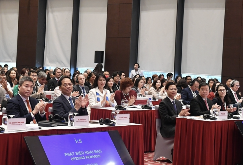 Deputy Prime Minister Bui Thanh Son and delegates at the conference. Photo: VGP