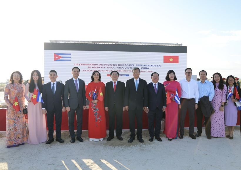 The commemoration of 65 years of Vietnam - Cuba diplomatic relations and the groundbreaking of the solar power plant project.