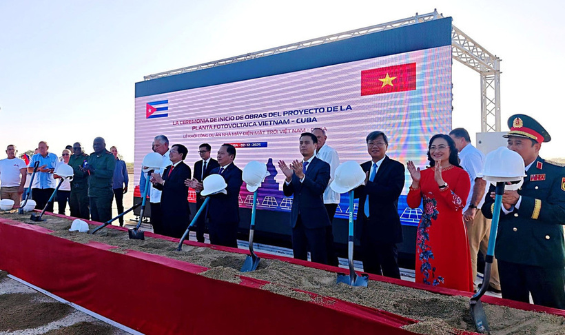 The commemoration of 65 years of Vietnam - Cuba diplomatic relations and the groundbreaking of the solar power plant project.