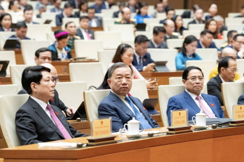 Party pGeneral Secretary To Lam, together with current and former Party and State leaders, attends the closing session. Photo: NA
